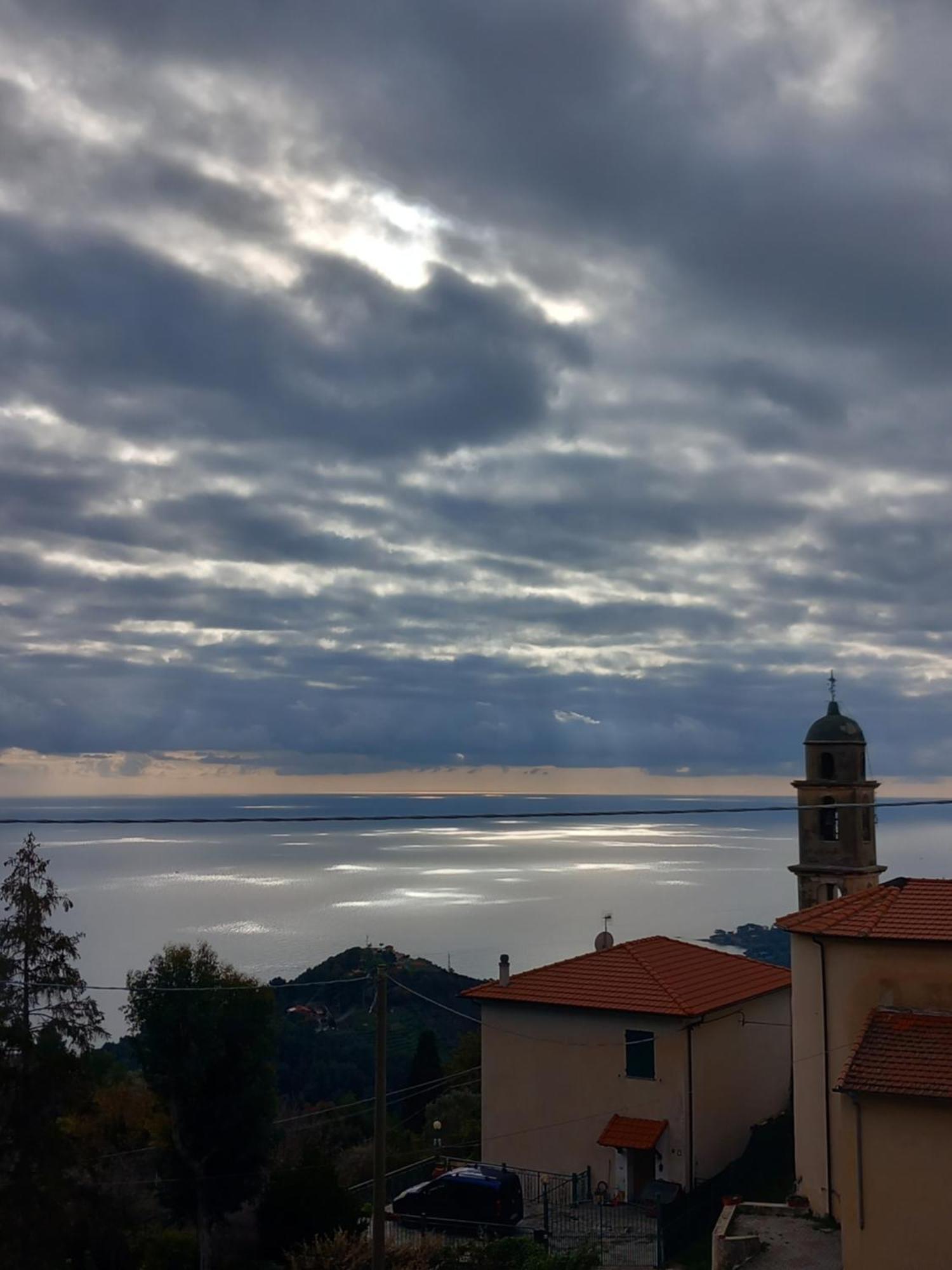 Dolci Risvegli Appartamento Vista Mare Вентимилья Экстерьер фото
