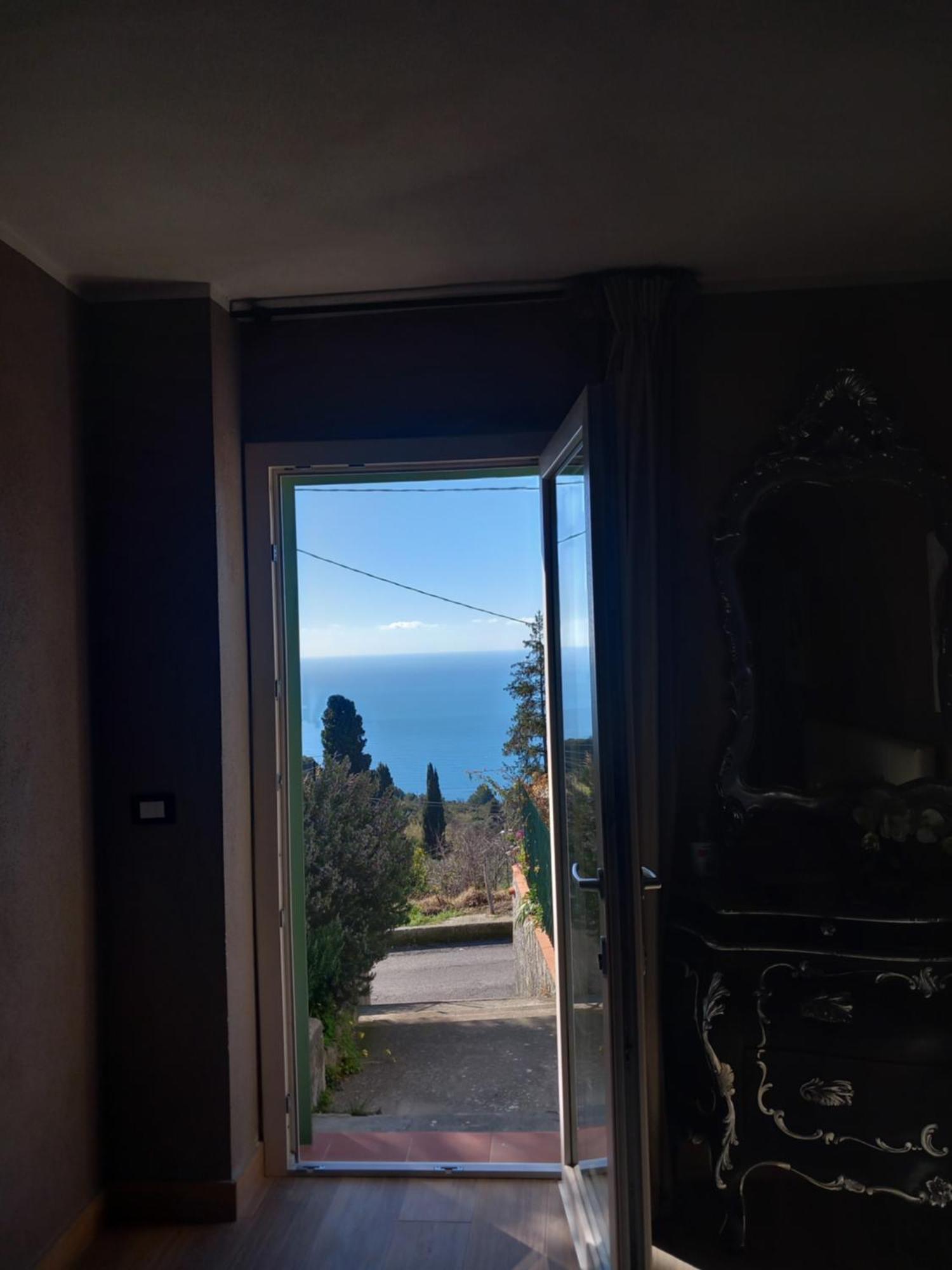 Dolci Risvegli Appartamento Vista Mare Вентимилья Номер фото