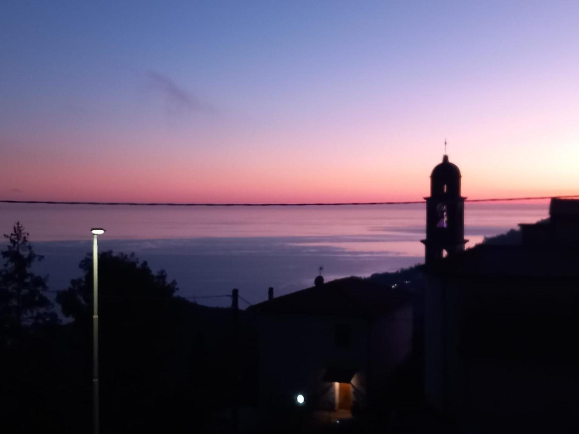 Dolci Risvegli Appartamento Vista Mare Вентимилья Экстерьер фото