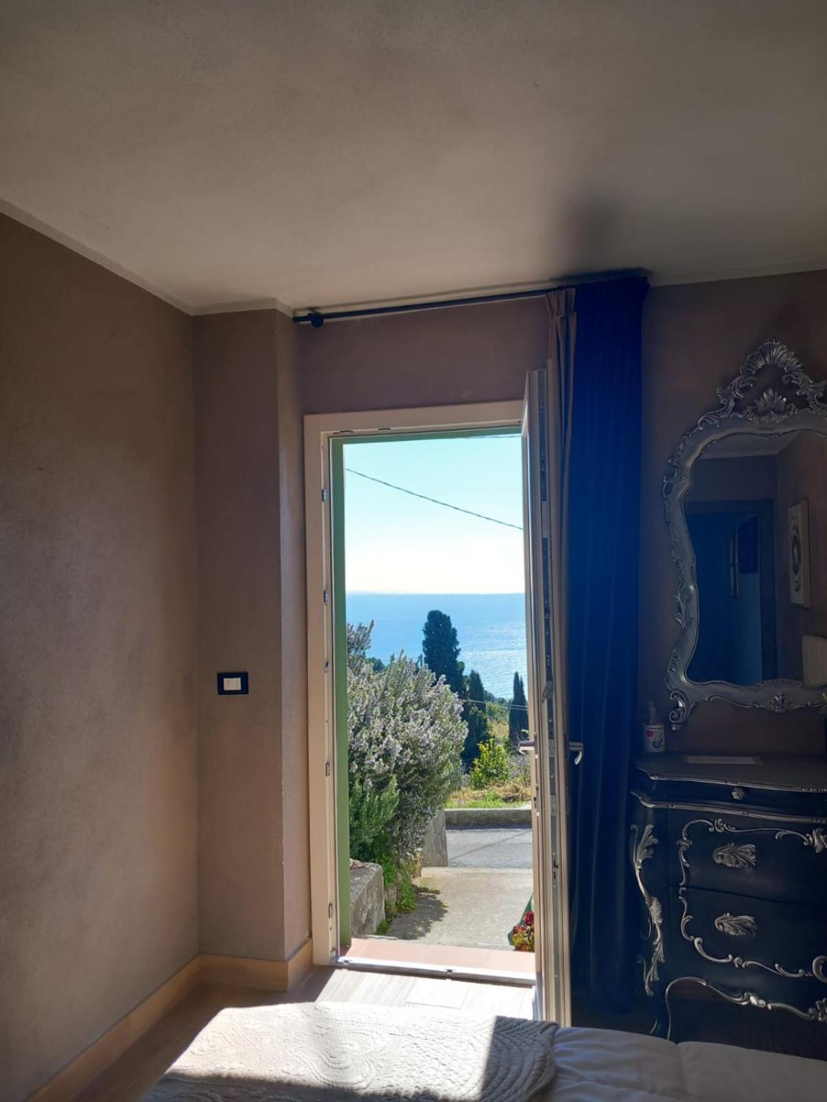 Dolci Risvegli Appartamento Vista Mare Вентимилья Номер фото
